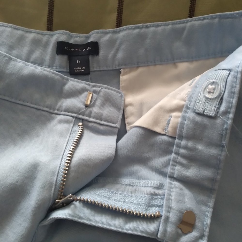 Shorts - Picture 3 of 5